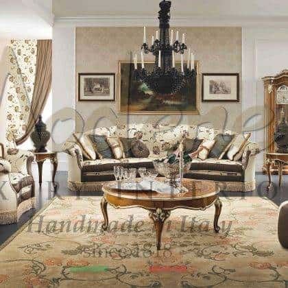 豪华经典的阿拉伯马吉利斯系列定制面料 顶级品质的经典意大利家具制造 实木材料 奢华的生活方式 优雅的家居理念 美丽昂贵的沙发扶手椅 皇家宫殿风格传统客厅家具实木