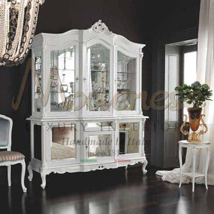 classic made in Italy luxury inlaid white vitrines exclusive baroque style home furnishings handcrafted high-end custom-made refined white details finish artisanal production solid wooden materials luxury italian furniture classic elegant crystal shelves traditional vitrines collection royal palace bespoke decorations