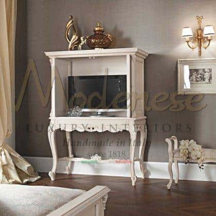 refined best quality handmade artisanal cabinet stand for tv production high-end made in Italy handcrafted furniture handmade carvings elegant white details majestic cabinet ideas premium quality solid wood interiors ornamental interiors elegant home decorations royal palace traditional timeless baroque design