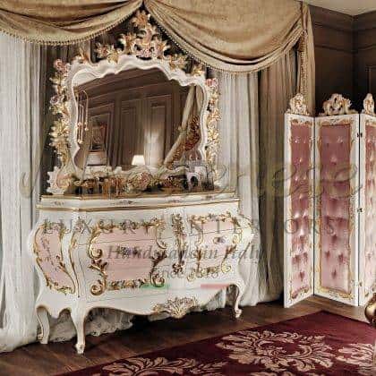 sophisticated solid wooden handcrafted commode furniture luxurious royal palace exclusive home décor refined handmade painting venetian pink color finish exclusive italian manufacturing elegant royal mirror handmade painting details made in italy