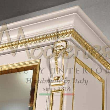 tasteful luxury furniture Contemporary kitchen version craftsmanship beautiful made in Italy kitchen cabinet traditional classic style custom made solid wood exclusive design opulent classy dècor details handcrafted interiors artisanal manufacturing