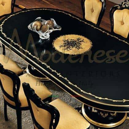 fait à la main sur mesure décoration de dessus de feuille d'or détail de la table à manger finition personnalisable sculpté à la main en bois massif de luxe italien production de meubles artisanaux haut de gamme élégantes idées de meubles de salle à manger