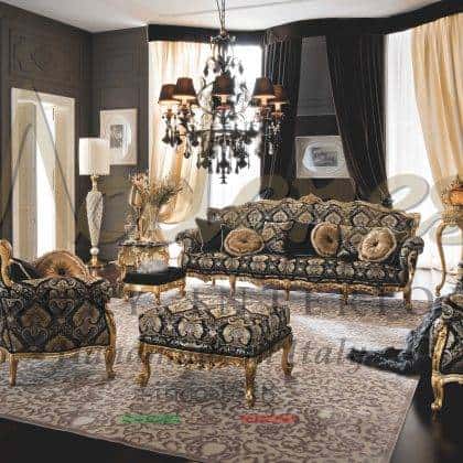 有品位的豪华客厅沙发套 优雅的扶手椅 高档的沙发 华丽的经典面料 最好的意大利传统家具生产 高档实木材料 皇家高级家居装饰品 定制家具项目 优雅的软垫咖啡桌理念