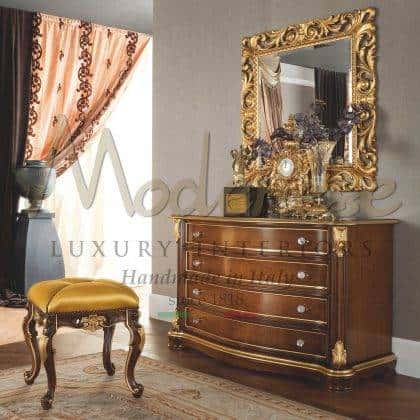 handmade commode elegant decorated Swarovski handle drawres refined golden finish solid wood bespoke drawers ideas high-end materials briarwood inserts elegant custom-made executive interiors furniture public private villas or palace furnishings high-end traditional venetian furniture projects