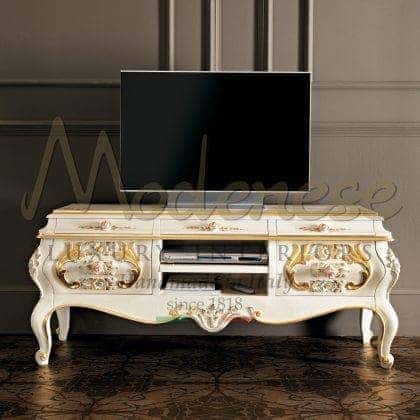 refined best quality handcrafted artisanal venetian handmade paiting tv stands refined finish details handmade carved high-end made in Italy bespoke furniture elegant golden leaf details majestic premium quality solid wood interiors ornamental interiors elegant home decorations royal palace traditional timeless baroque exclusive design