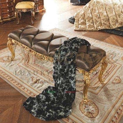 定制的传统实木床凳 豪华的经典巴洛克风格 优雅的室内制造 经典的金色雕刻细节 优雅的金色装饰别墅宫殿装饰 独特的法国品味 拉菲风格意大利制造