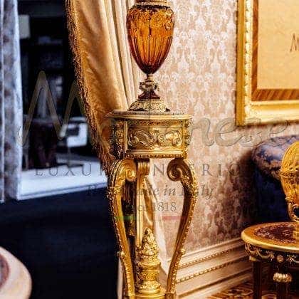 handcrafted artisanal column vase stand handmade carvings brass leaf details high-end made in Italy bespoke furniture majestic venetian carved refined best quality solid wood interiors ornamental interiors graceful home decorations royal palace traditional timeless premium quality