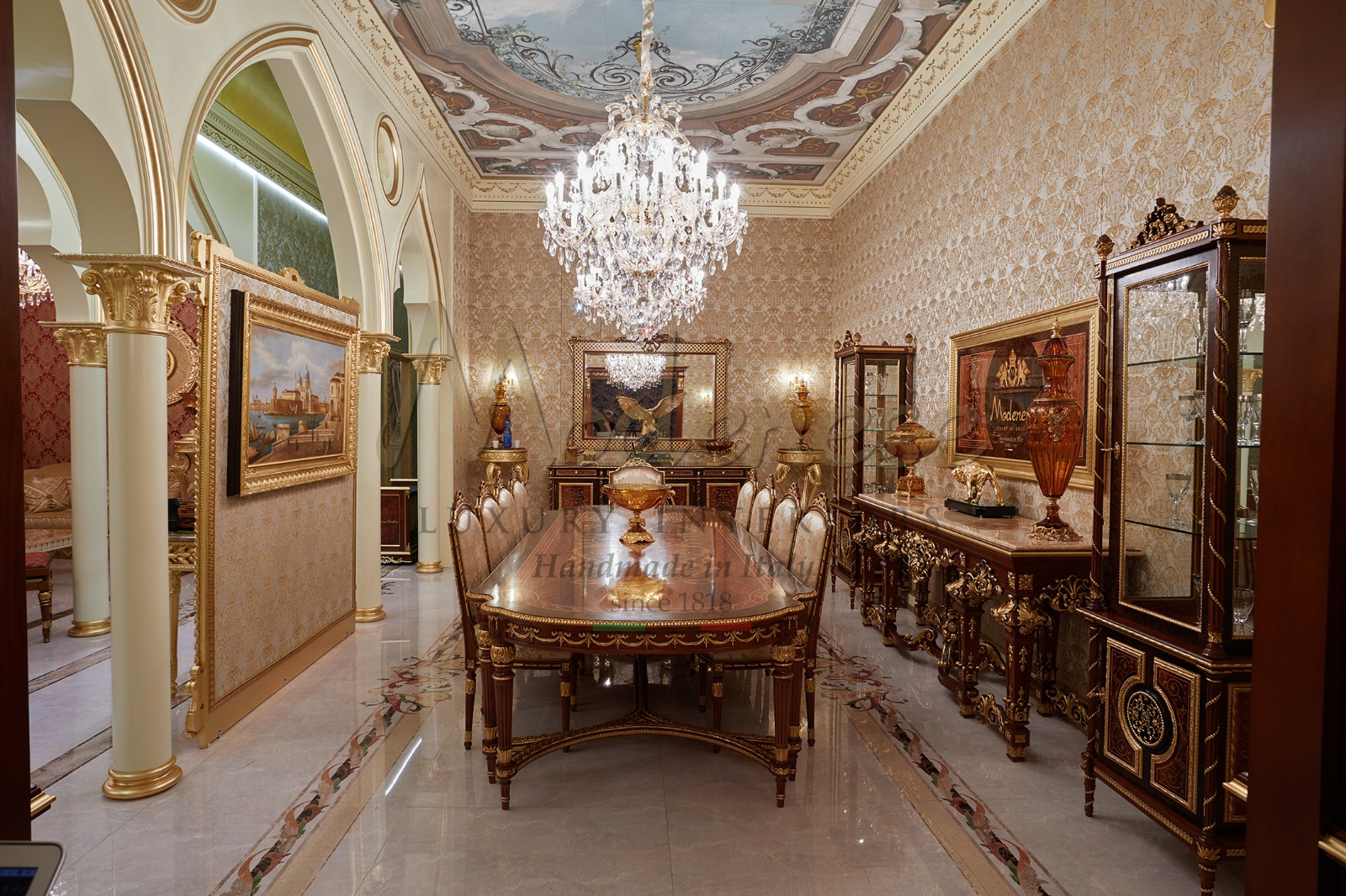 выставка мебели неделя дизайна 2019 Италия Милан Salone del Mobile 2020 роскошная королевская коллекция роскошная итальянская мебель ручной работы ремесленники классические золотые детали в французском стиле
