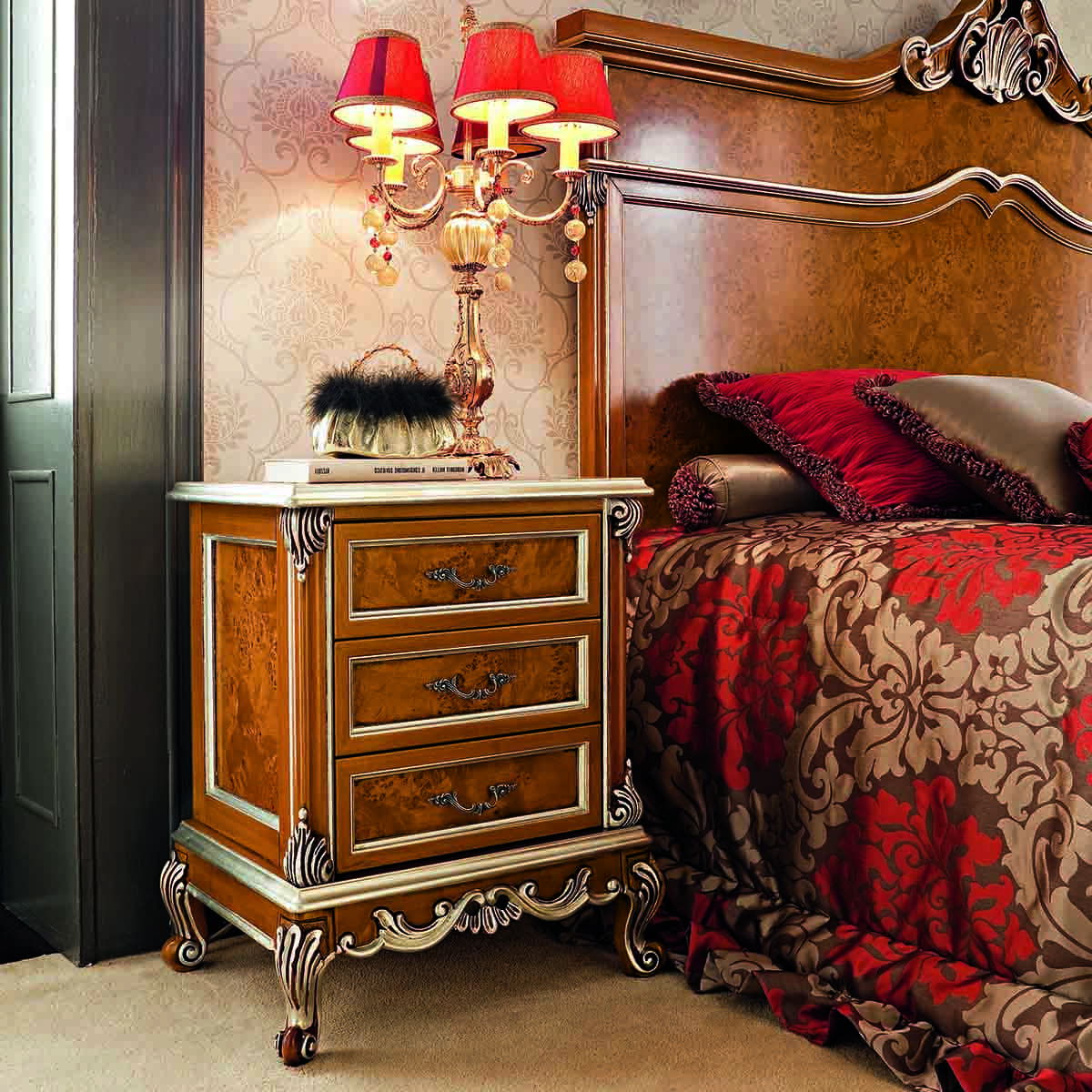 ПРИКРОВАТНАЯ ТУМБОЧКА