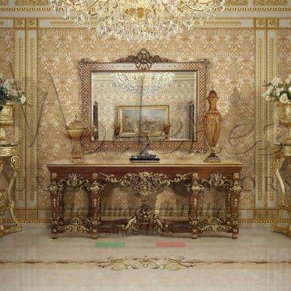 rafinované elegantní řezby figurální intarzie zrcadlový ořechový povrch a detaily v elegantním listovém zlatu vyrobeno v Itálii špičková kvalita elegantní nábytek z masivního dřeva barokní zlatý povrch styl elegantní interiér nápadybytové dekorace vily palácový dekor jedinečný exkluzivní výrobní design