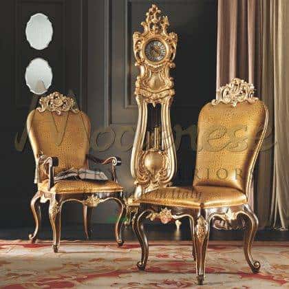 chaise classique de luxe élégante fabriquée en Italie fauteuils en bois massif design italien exclusif décorations pour la maison de qualité supérieure détails de feuilles d'or ornementales reproduction de meubles français style unique victorien intérieurs baroques intemporels artisanat rococo raffiné