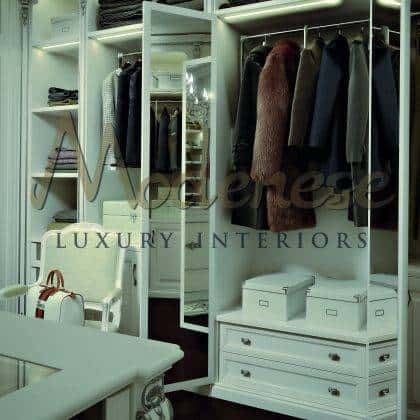 royal empire luxury fixed furniture walk in closet craftsmanship beautiful made in Italy spacious cabinet wardrobe with luxury drawers traditional classic style custom made in italy exclusive walk in closet design opulent classy décor details handcrafted interiors artisanal manufacturing