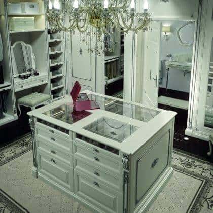 refined dressing room handmade venetian style handcrafted luxury cabinet elegant to crystal center island venetian baroque style with silver details high-end classical exclusive fixed furniture handmade artisanal interiors production majestic refined bespoke dressing room solid wood luxury best made in Italy quality materials