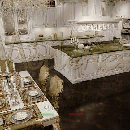 exkluzivní ručně vyráběná intarzovaná deska Romantica - slonová kost a zlatá verze s elegantním detailem jídelního stolu kolekce nábytku do jídelny na míru luxusní italská řemeslná runí výroba tradiční bytový nábytek špičková kvalita opulentní design