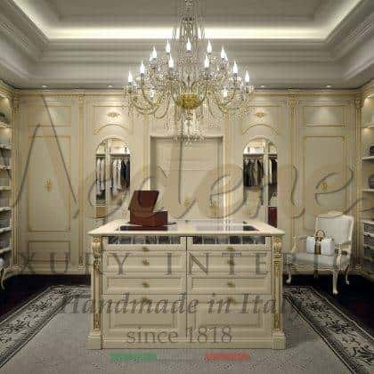 refined best quality handmade artisanal wardrobes production high-end made in Italy handcrafted furniture handmade carving center island elegant golden leaf details finishes majestic wardrobe ideas premium quality solid wood interiors ornamental interiors elegant home decorations royal palace traditional timeless baroque design