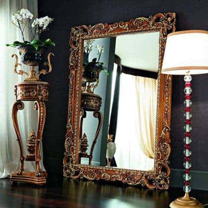 artisanal custom made production handmade solid wood Ivory royal figured mirror handcrfted bespoke decoration golden leaf details solid wood customizition console top italian luxury quality furniture production royal villa furniture collection