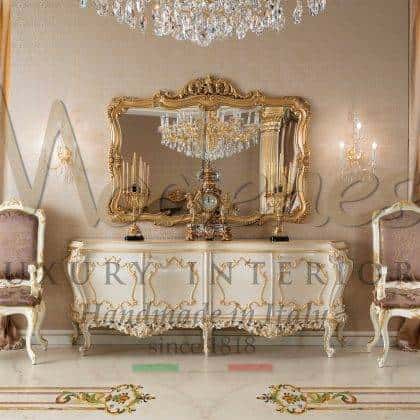 timeless premium quality figured mirror handcrafted artisanal handmade details carvings high-end made in Italy bespoke furniture elegant golden leaf details majestic conosle ideas refined best quality solid wood interiors ornamental interiors majestic home decorations royal palace traditional design