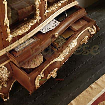 top quality made in Italy classic office carvings details home office furnishing projects executive desk made in Italy solid wood interiors refined premium quality office furniture handmade carved finishes bespoke wood exclusive office projects presidential royal palaces offices interiors handmade details carvings