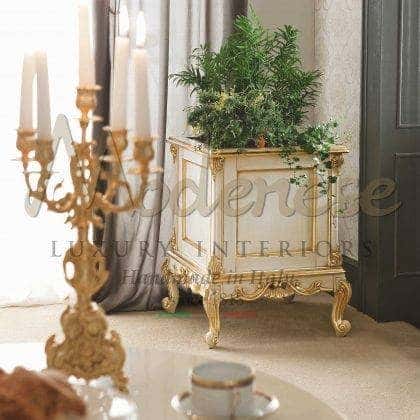 high-end solid wood bespoke unique column vase stand décor ideas empire style solid wood golden details top customized made in Italy furniture handcrafted home decoration elegant solid wood custom made royal palaces exclusive handcrafted collection luxury majestic venetian design