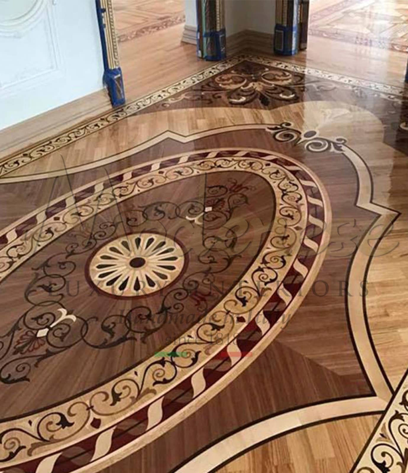 parkety na míru vyrobené v Itálii ručně vyráběné podlahy nejkvalitnější materiály domácí dekorace speciální intarzie italské nápady interiérový design studiorozvržení projekt intarzované masivní dřevěné podlahy vzory intarzie