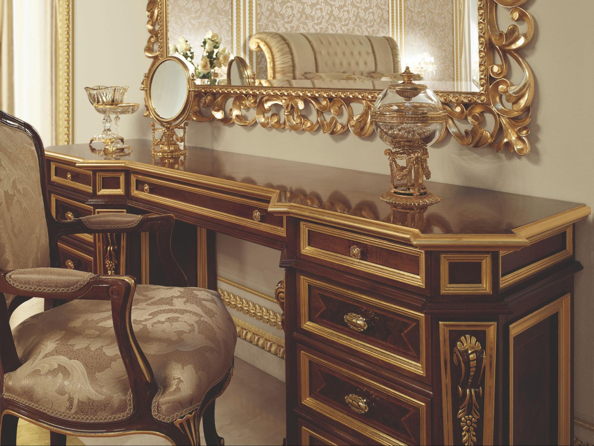 Bespoke Furniture - classic table by Modenese