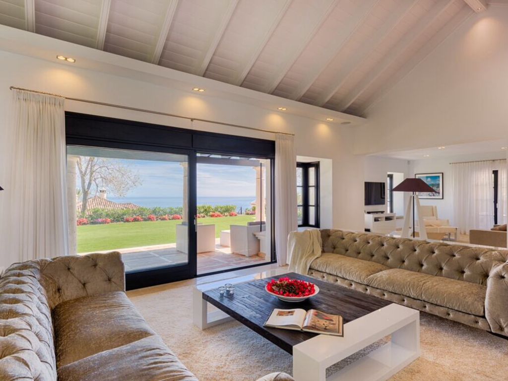 10 best luxury villas for sale Marbella with Italian furniture